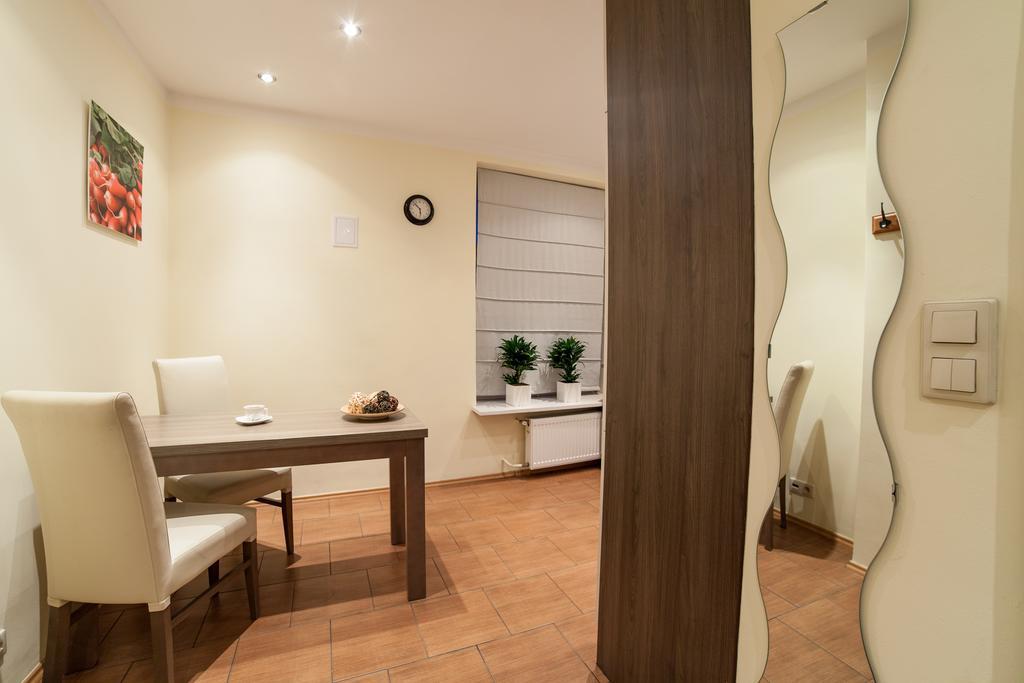 Place 4 You Apartments Cracovia Habitación foto