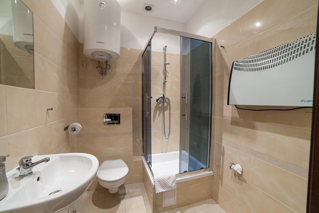 Place 4 You Apartments Cracovia Habitación foto