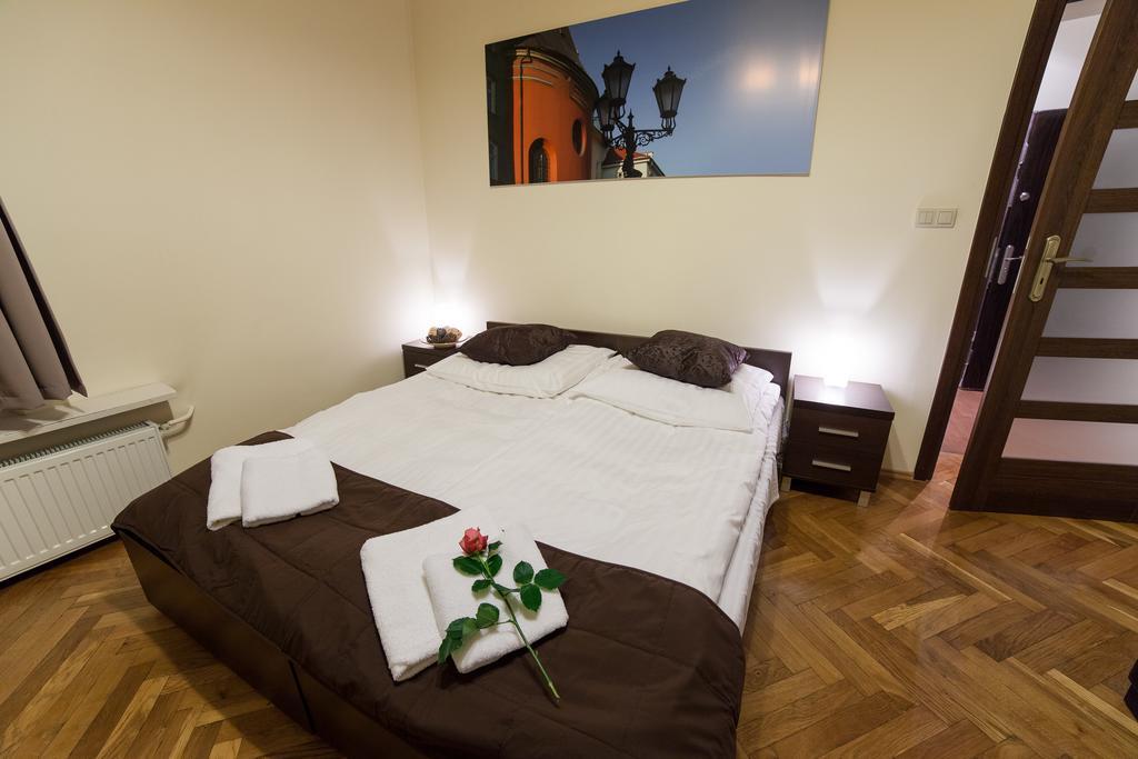 Place 4 You Apartments Cracovia Habitación foto
